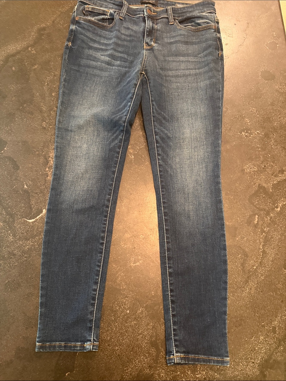 Judy Blue Women’s Skinny Jeans in Medium Blue Wash